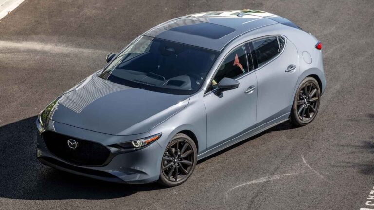 مزدا 3 هاچبک 2025 با گیربکس دستی