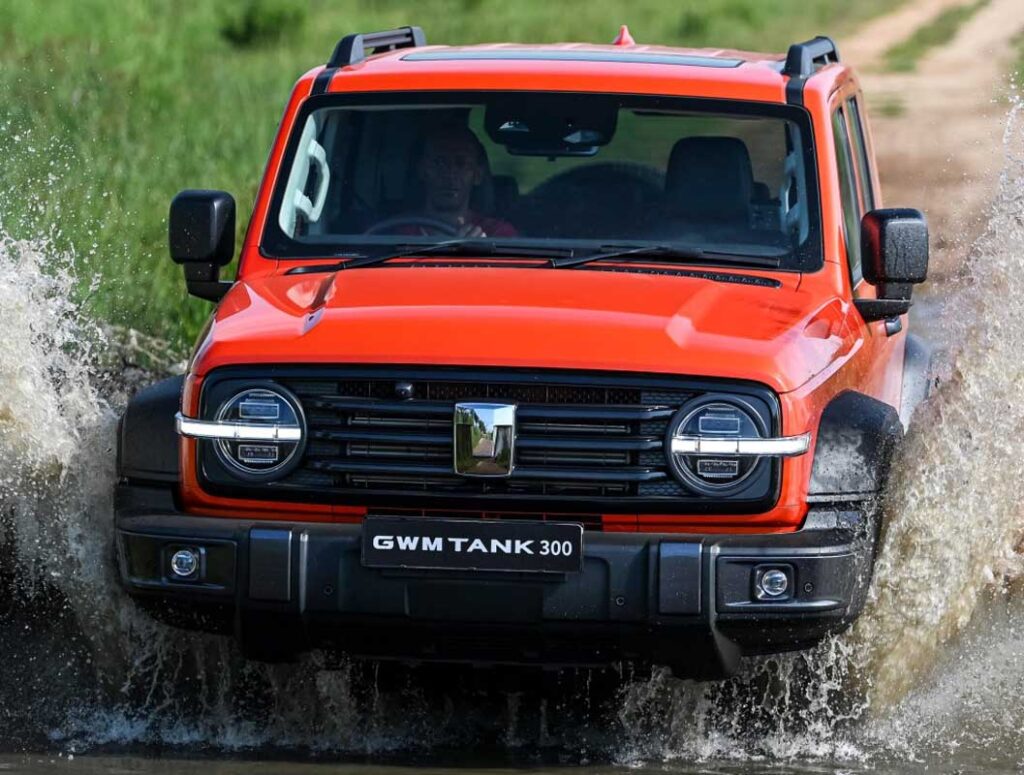 بررسی کامل تانک 300